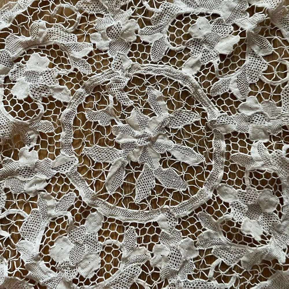 Crochet tabletop napkin cream